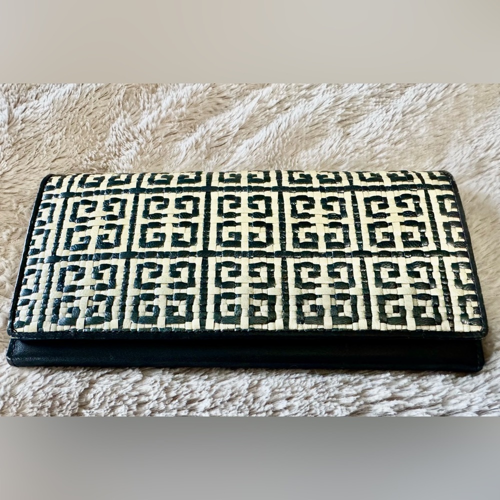 Givenchy Cream & Navy Blue Long Wallet – Excellent Condition